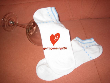 Speziell getragene Socken von 2 heißen Stuten für dich getragen mit 20 Fotos
